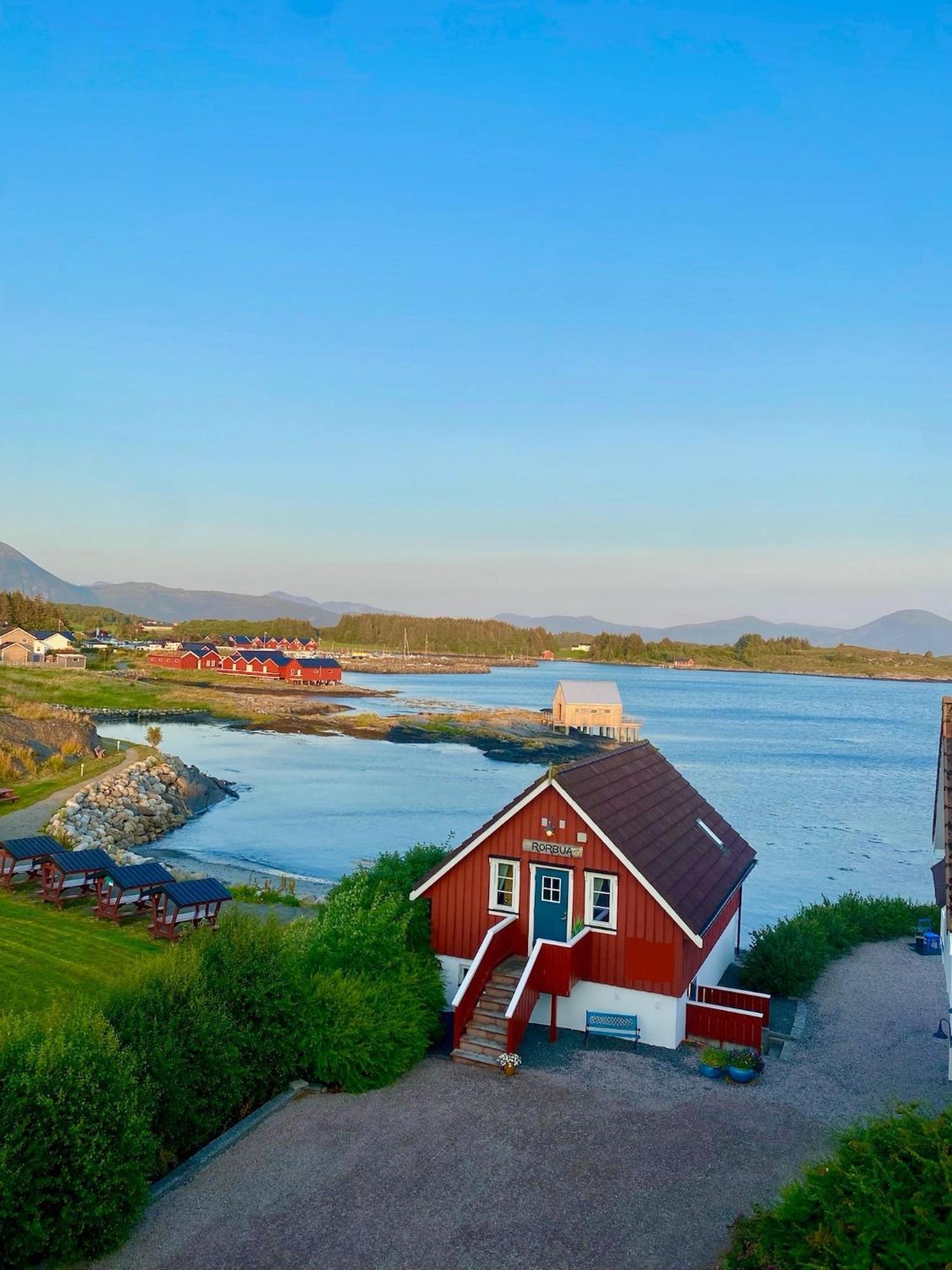 Waterfront Rorbu - By The Beach Bud Eksteriør bilde